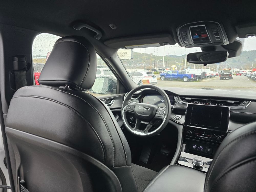 Thumbnail: 2023 Jeep Grand Cherokee - 2