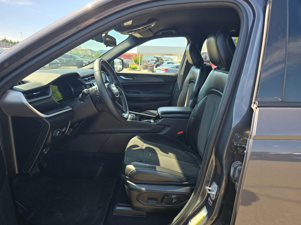 Thumbnail: 2023 Jeep Grand Cherokee - 8
