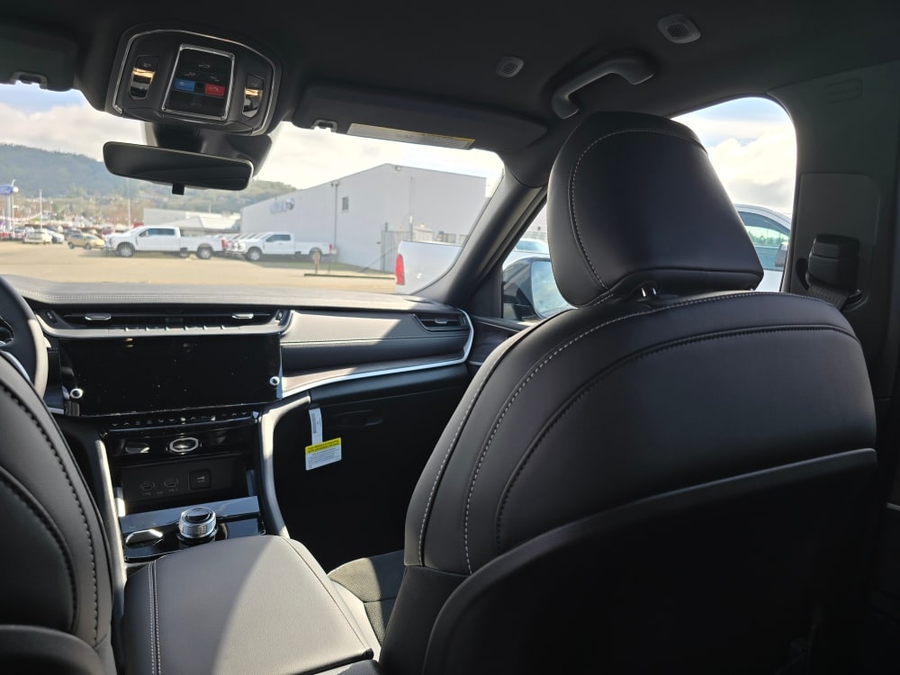 Thumbnail: 2026 Jeep Grand Cherokee - 11