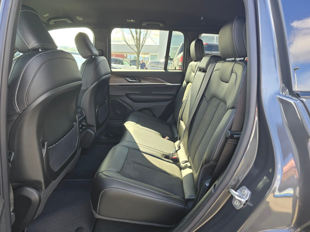 Thumbnail: 2026 Jeep Grand Cherokee - 10
