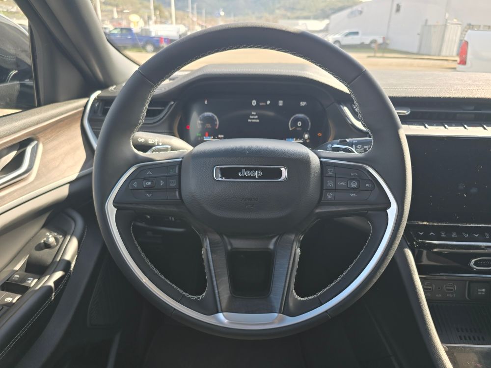 Thumbnail: 2026 Jeep Grand Cherokee - 7