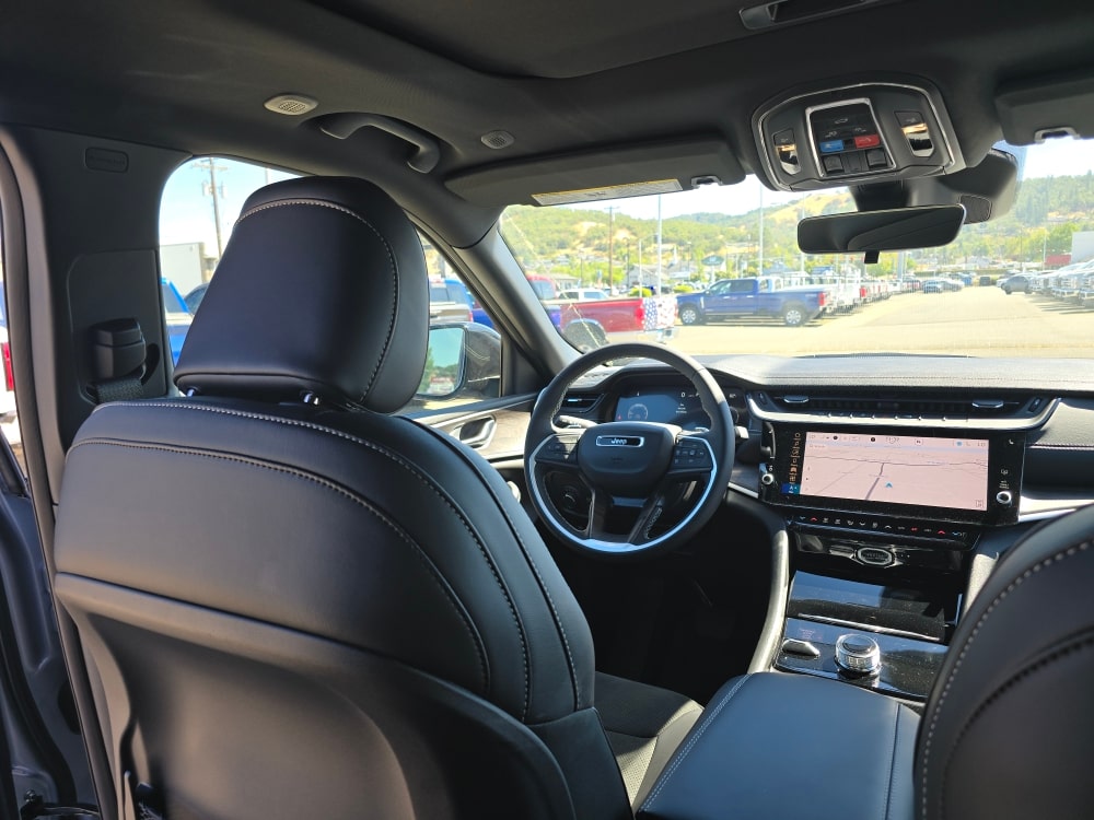Thumbnail: 2026 Jeep Grand Cherokee - 2