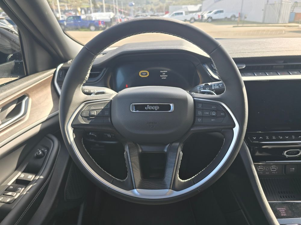 Thumbnail: 2026 Jeep Grand Cherokee - 7