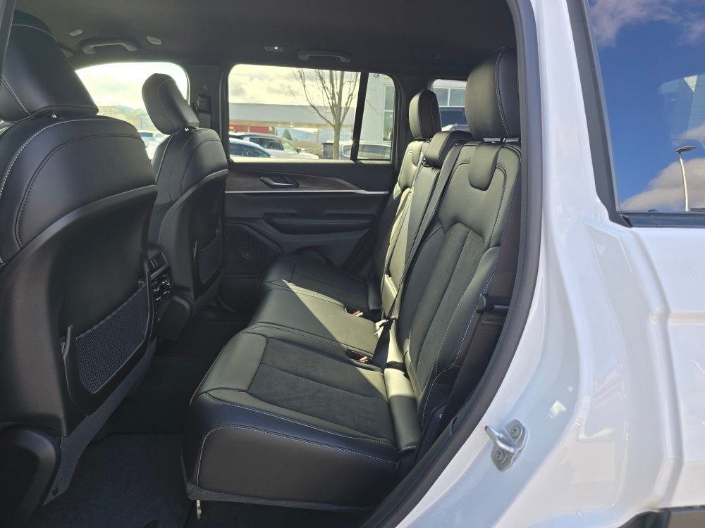 Thumbnail: 2026 Jeep Grand Cherokee - 10