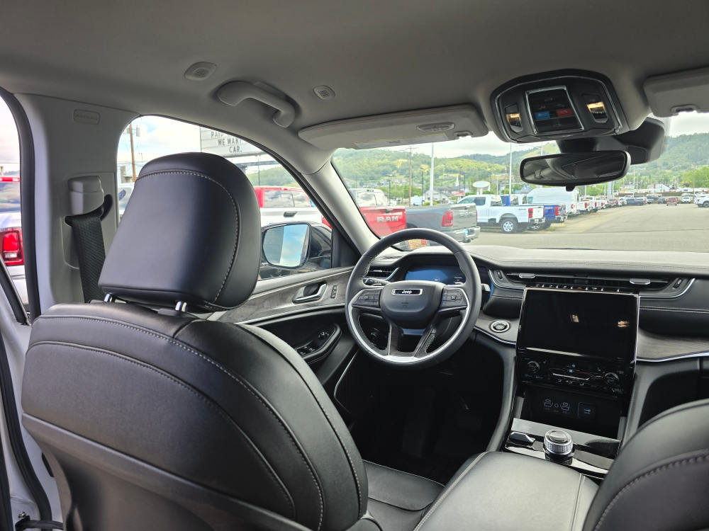 Thumbnail: 2023 Jeep Grand Cherokee - 2
