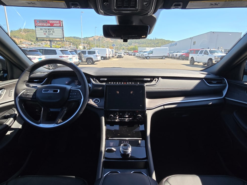 Thumbnail: 2025 Jeep Grand Cherokee - 12