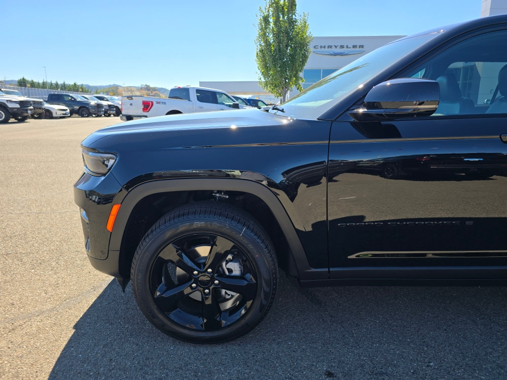 Thumbnail: 2025 Jeep Grand Cherokee - 7