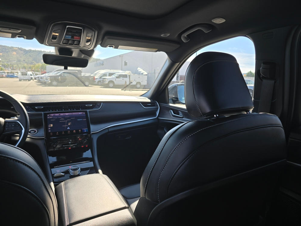 Thumbnail: 2025 Jeep Grand Cherokee - 12