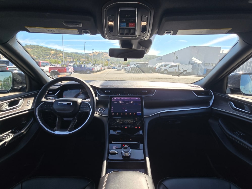 Thumbnail: 2025 Jeep Grand Cherokee - 13