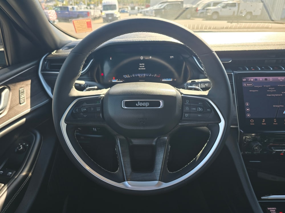 Thumbnail: 2025 Jeep Grand Cherokee - 8