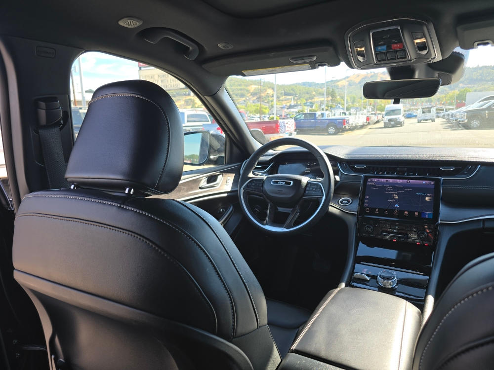 Thumbnail: 2025 Jeep Grand Cherokee - 2