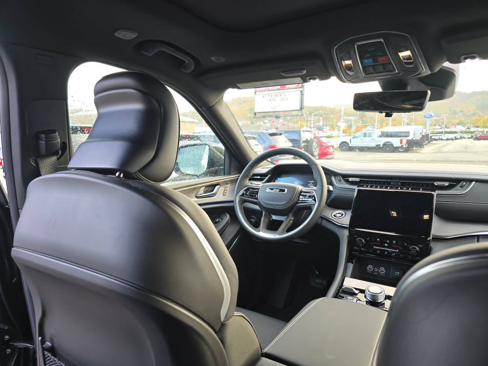 Thumbnail: 2025 Jeep Grand Cherokee - 2