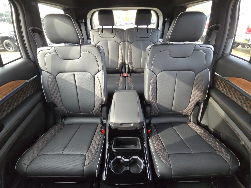 Thumbnail: 2025 Jeep Grand Cherokee L - 9