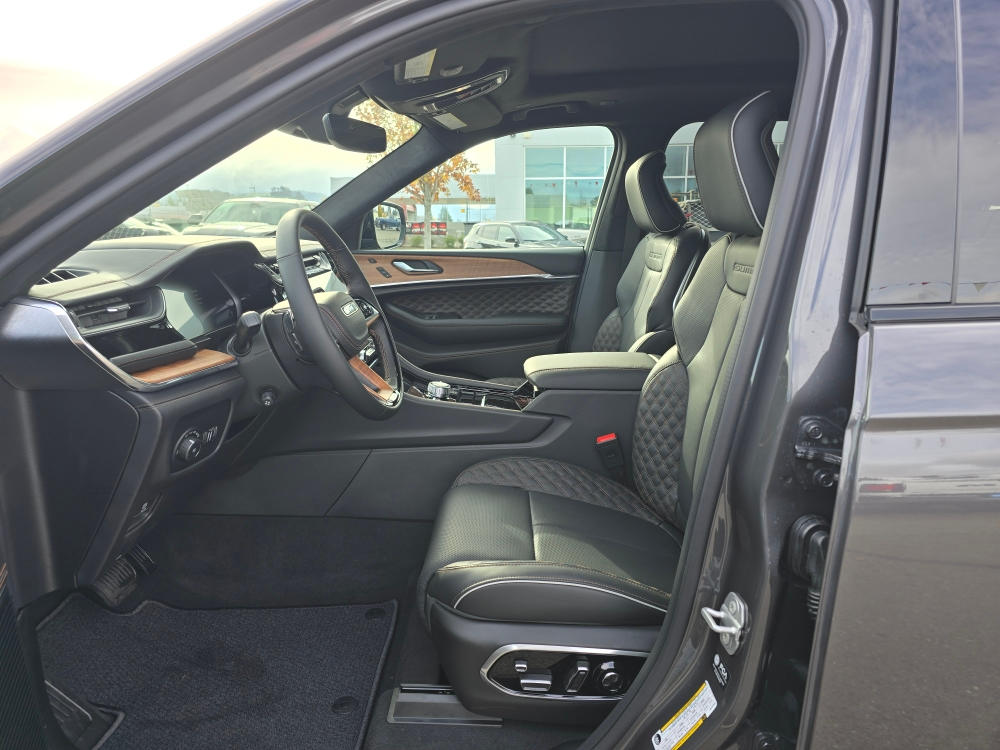 Thumbnail: 2025 Jeep Grand Cherokee L - 8