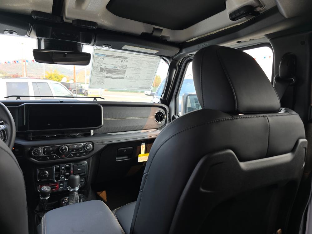 Thumbnail: 2025 Jeep Wrangler - 9