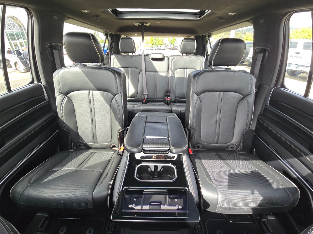 Thumbnail: 2024 Jeep Grand Wagoneer L - 18