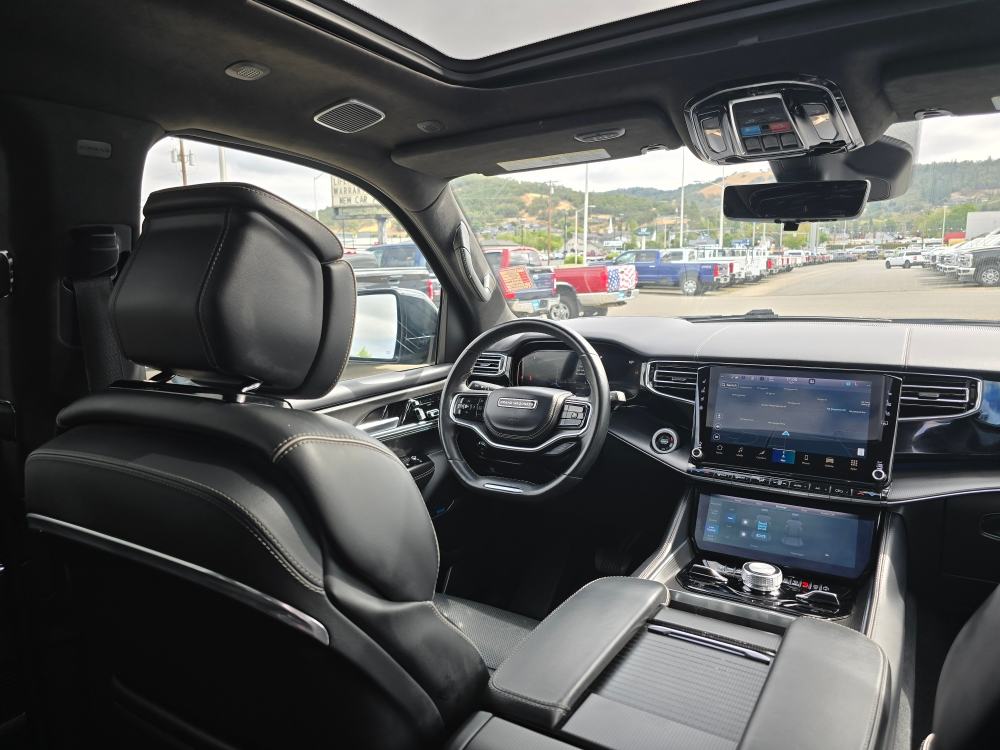 Thumbnail: 2024 Jeep Grand Wagoneer L - 2