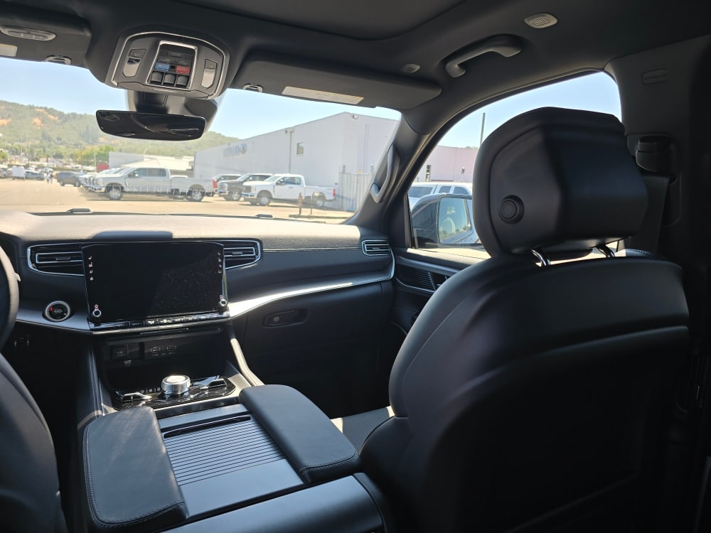 Thumbnail: 2026 Jeep Grand Wagoneer - 10