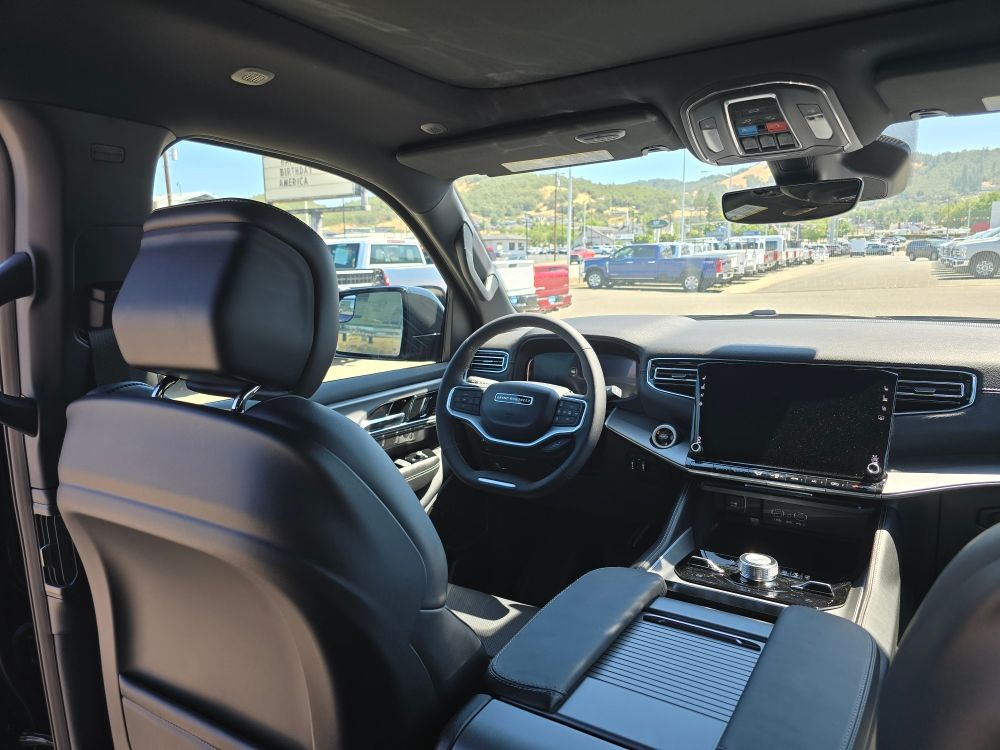 Thumbnail: 2026 Jeep Grand Wagoneer - 2