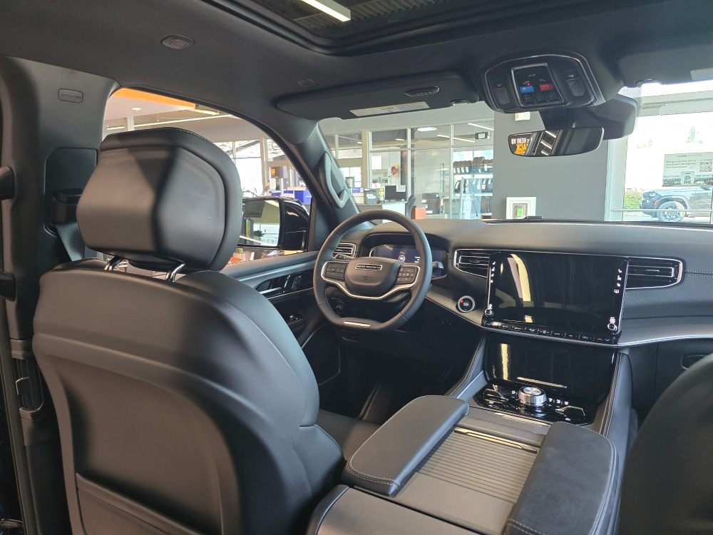 Thumbnail: 2026 Jeep Grand Wagoneer - 7