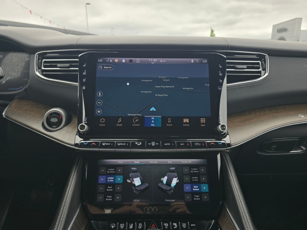 Thumbnail: 2023 Jeep Grand Wagoneer - 11