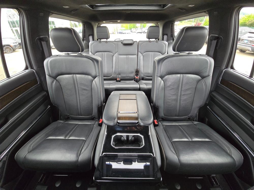 Thumbnail: 2023 Jeep Grand Wagoneer - 18