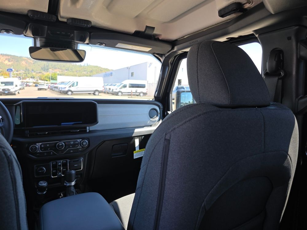 Thumbnail: 2025 Jeep Gladiator - 9