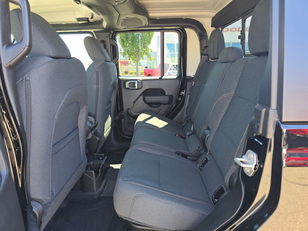 Thumbnail: 2025 Jeep Gladiator - 10