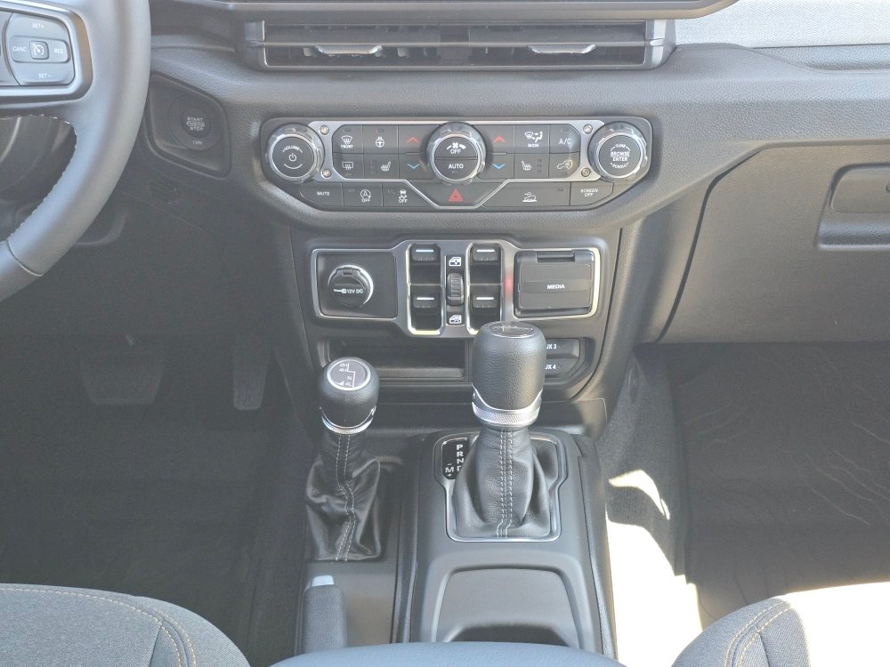 Thumbnail: 2025 Jeep Gladiator - 13