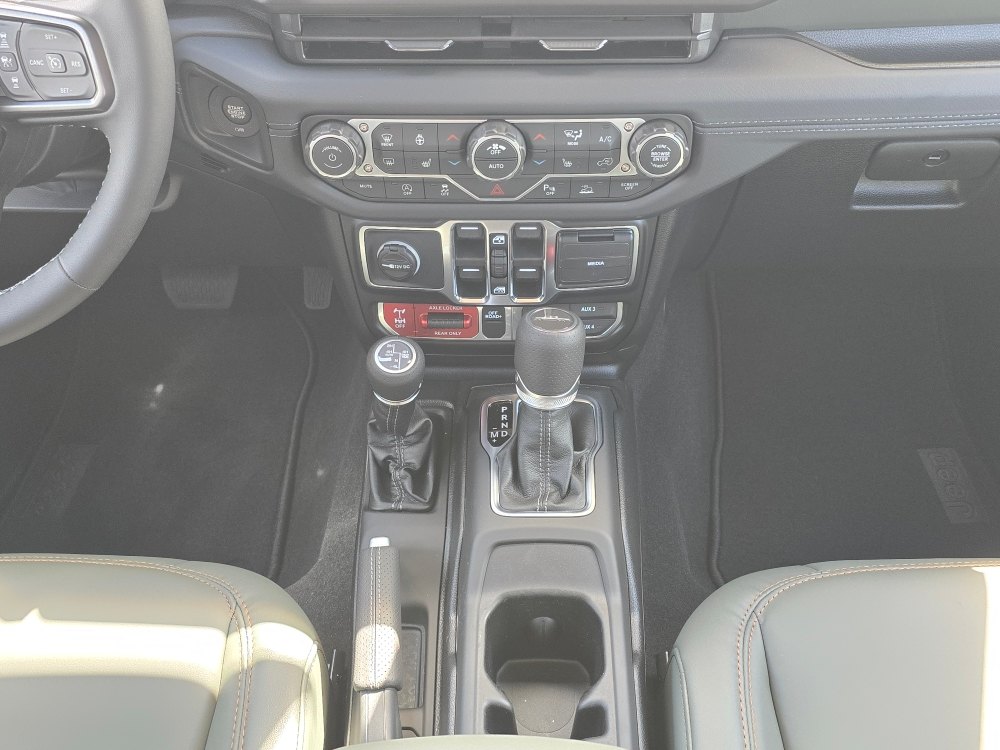 Thumbnail: 2026 Jeep Gladiator - 13