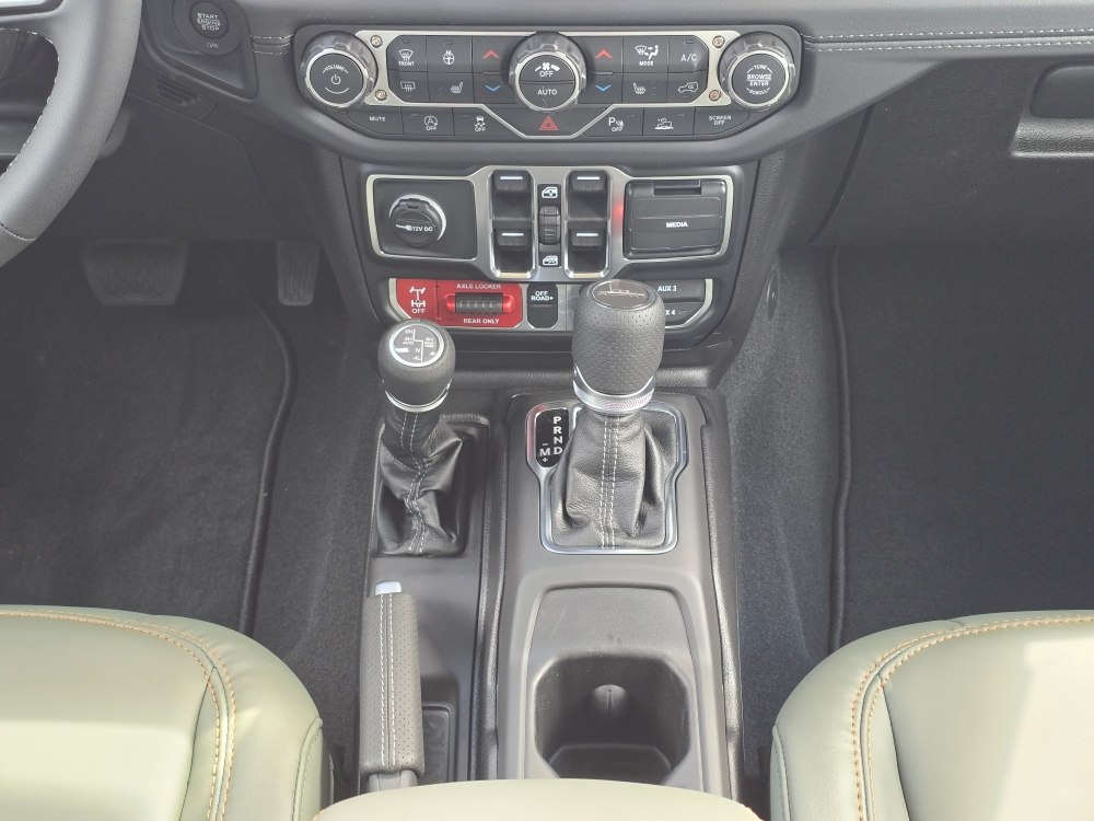 Thumbnail: 2026 Jeep Gladiator - 13