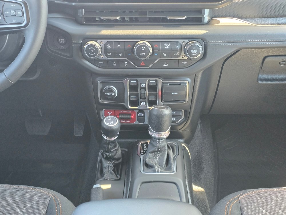 Thumbnail: 2025 Jeep Gladiator - 13