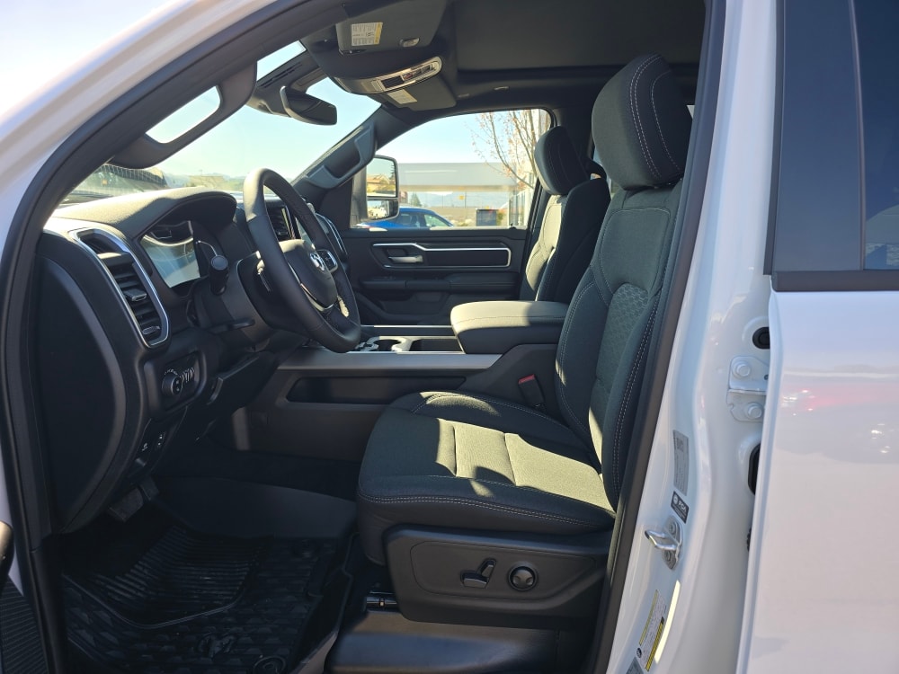 Thumbnail: 2026 RAM 1500 - 8