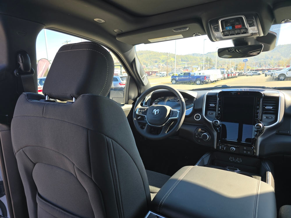 Thumbnail: 2026 RAM 1500 - 9