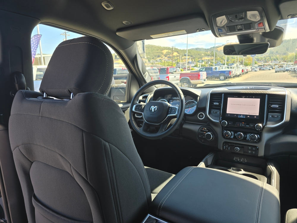 Thumbnail: 2026 RAM 1500 - 10