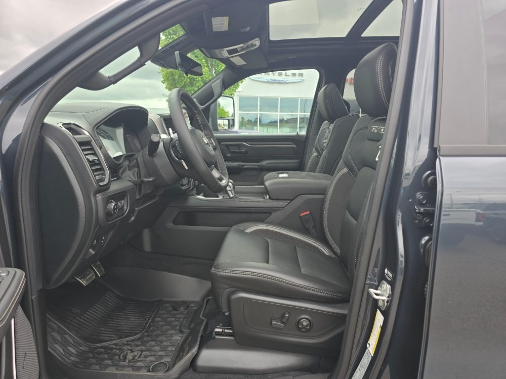 Thumbnail: 2026 RAM 1500 - 9