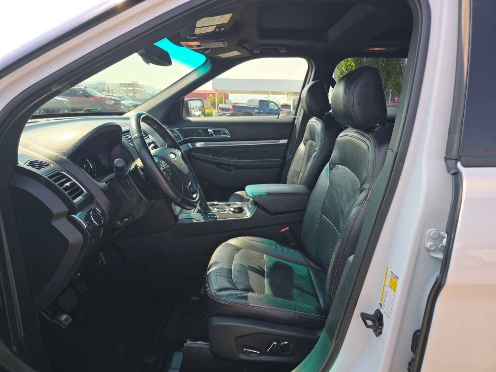 Thumbnail: 2017 Ford Explorer - 8