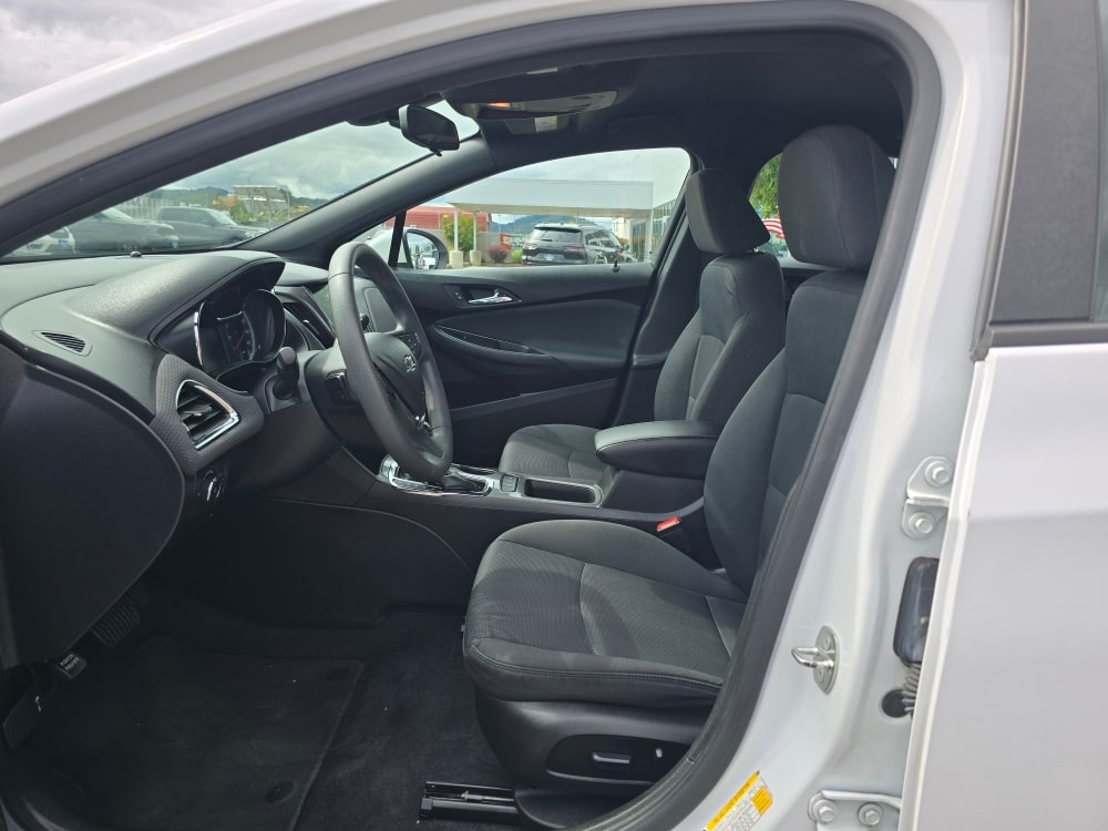 Thumbnail: 2019 Chevrolet Cruze - 8