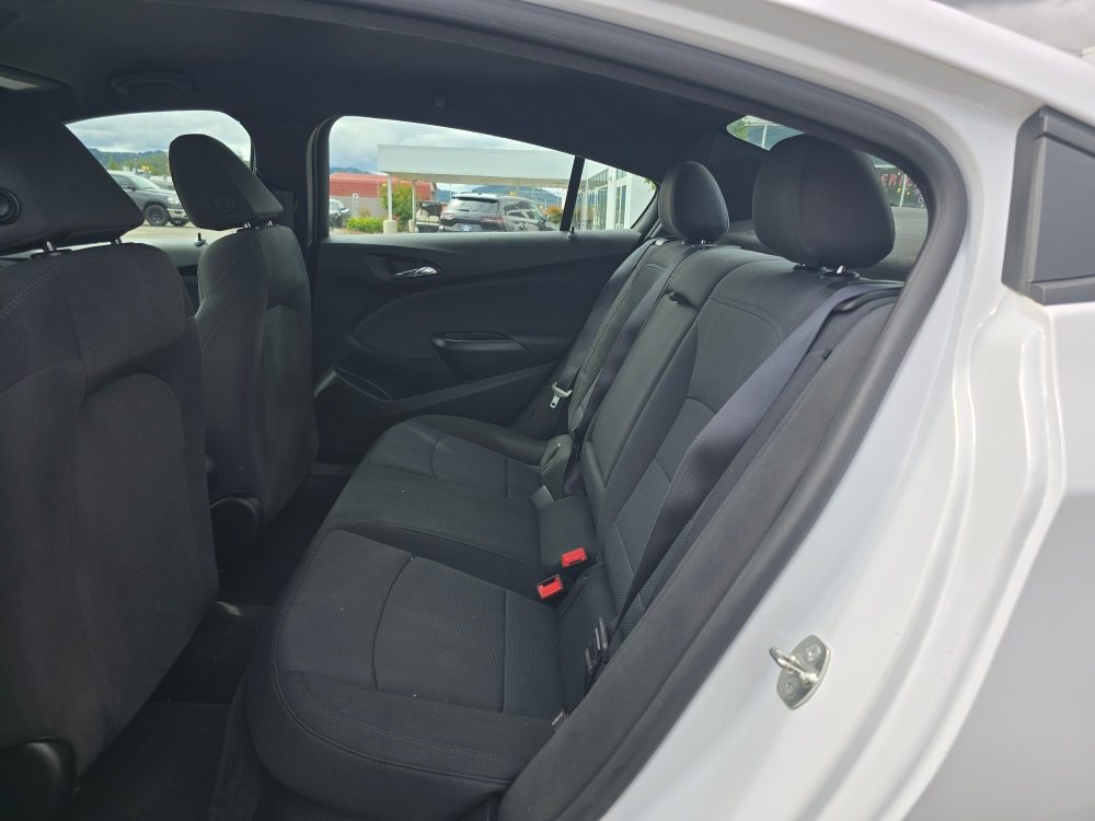 Thumbnail: 2019 Chevrolet Cruze - 10