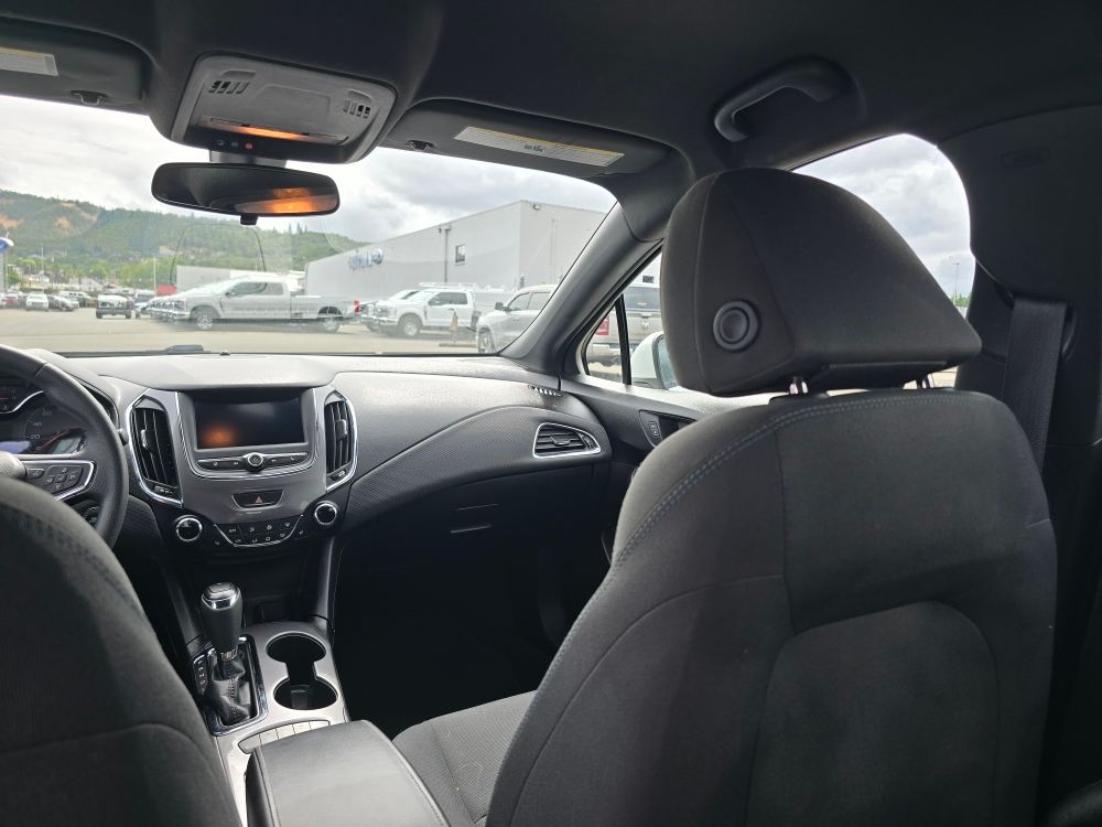 Thumbnail: 2019 Chevrolet Cruze - 9