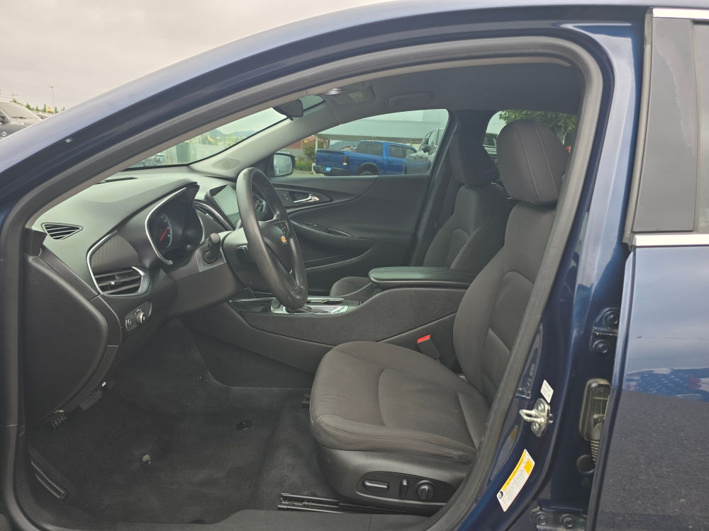 Thumbnail: 2019 Chevrolet Malibu - 8
