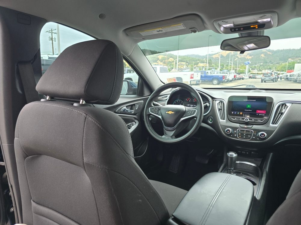 Thumbnail: 2019 Chevrolet Malibu - 2