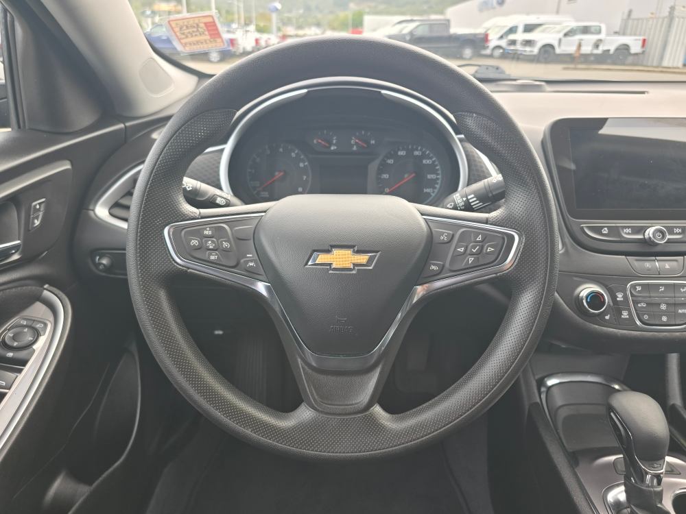 Thumbnail: 2023 Chevrolet Malibu - 7