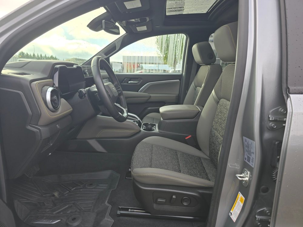 Thumbnail: 2024 Chevrolet Colorado - 8