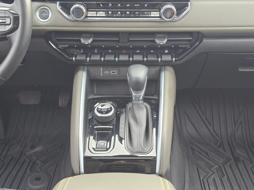 Thumbnail: 2024 Chevrolet Colorado - 12