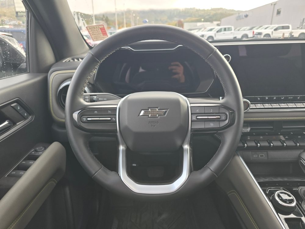 Thumbnail: 2024 Chevrolet Colorado - 2