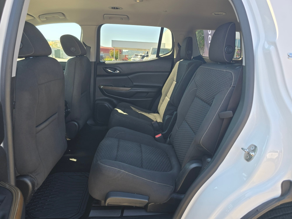 Thumbnail: 2017 GMC Acadia - 9