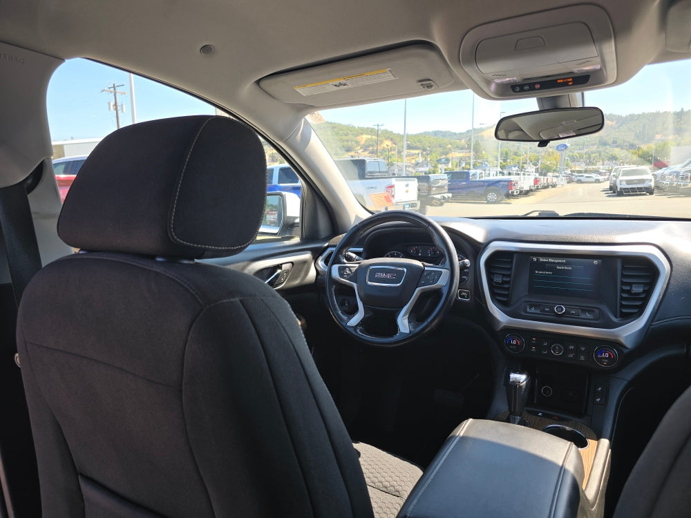 Thumbnail: 2017 GMC Acadia - 2