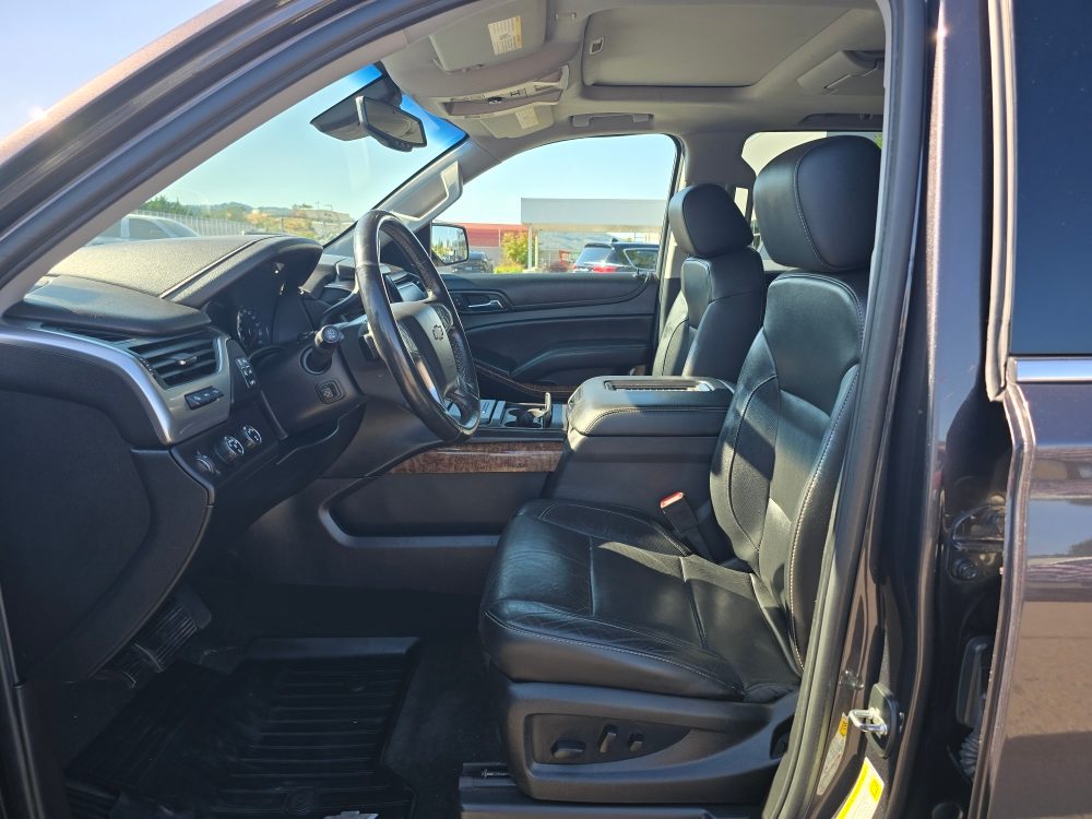 Thumbnail: 2017 Chevrolet Suburban - 9