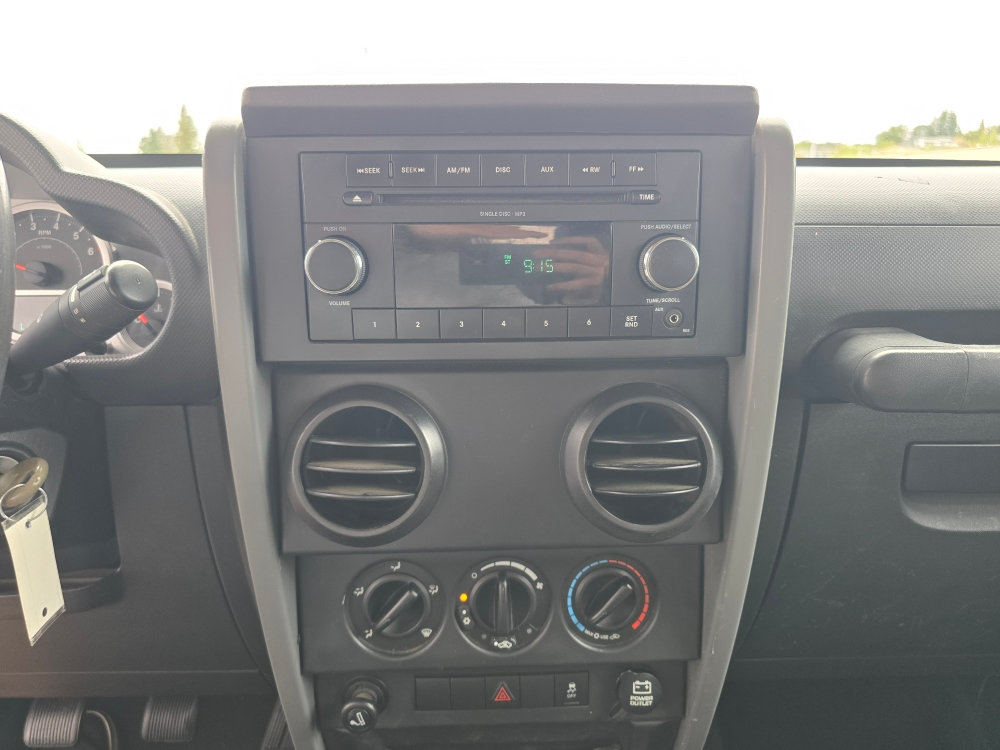 Thumbnail: 2010 Jeep Wrangler - 13